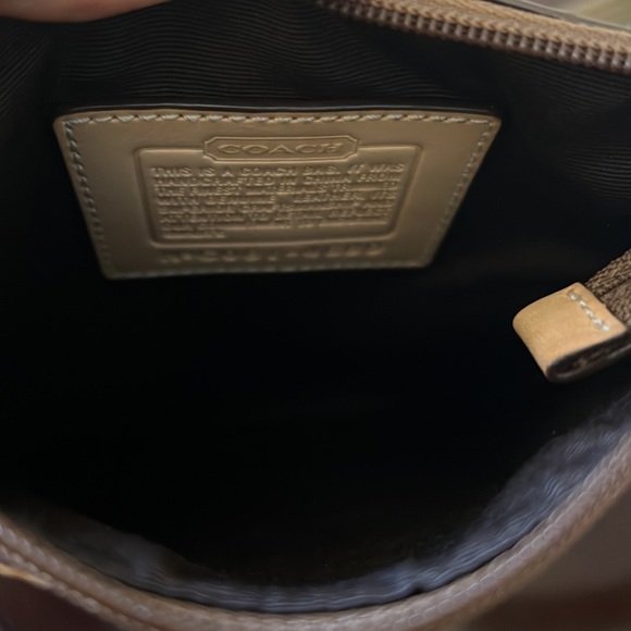 Coach - Picture 5 of 7